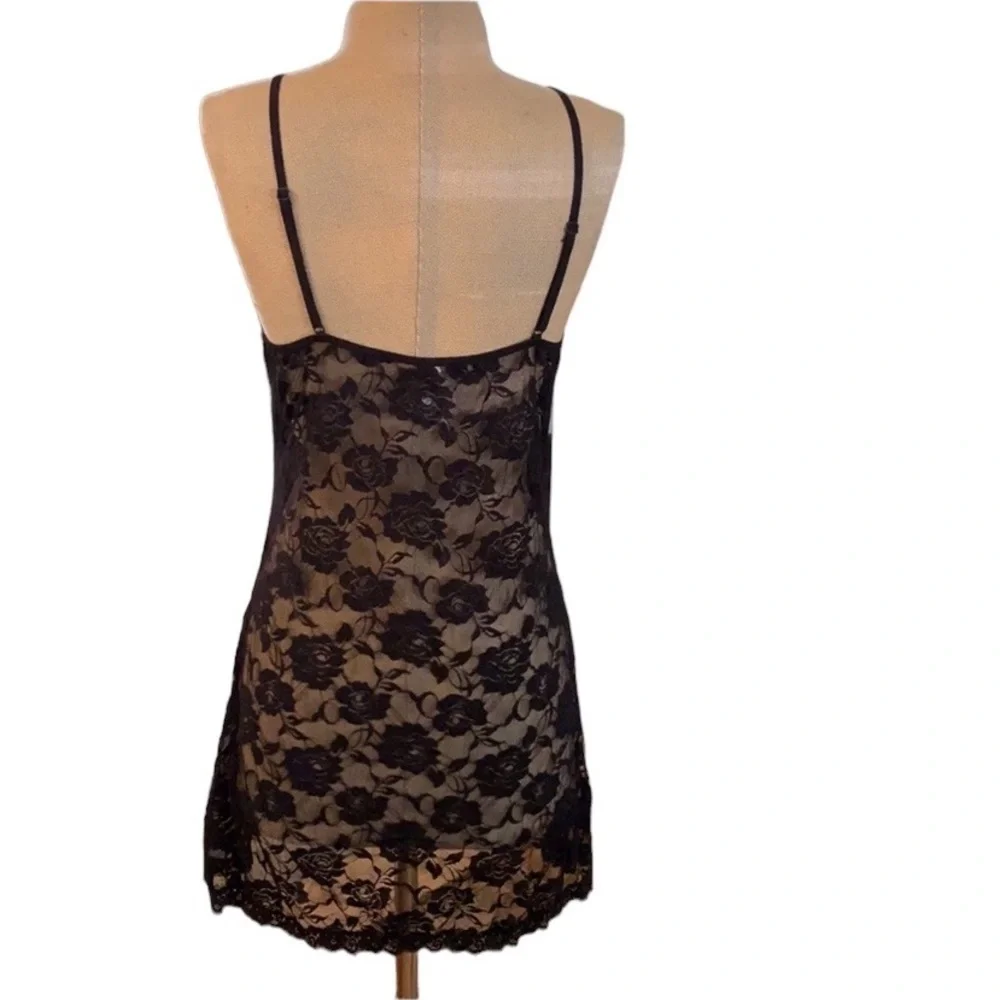 NWOT Delta Burke sheer stretchy negligee. Simply gorgeous & sexy! Floral pattern